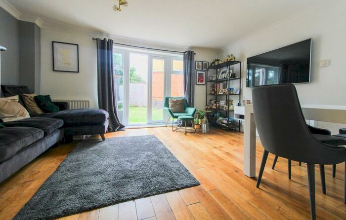 2 Bedroom End Of Terrace House To Rent In Manning Gardens, Croydon, CR0