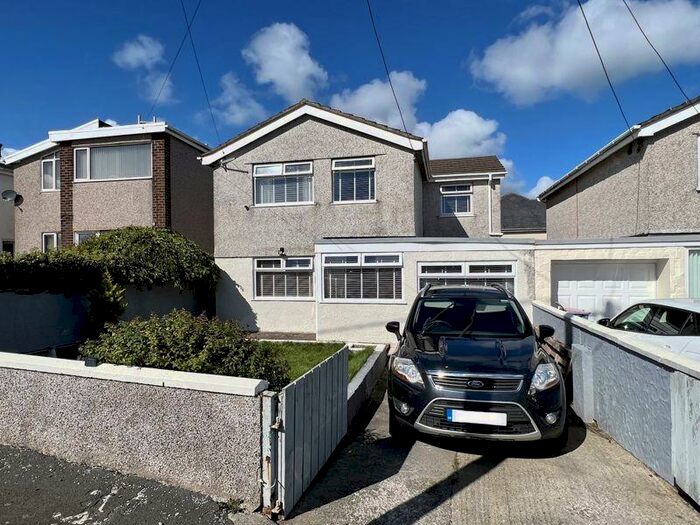 4 Bedroom Detached House For Sale In Old School Road, Holyhead, LL65