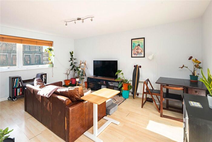 2 Bedroom Flat To Rent In Regency Court, Park Close, London, E9
