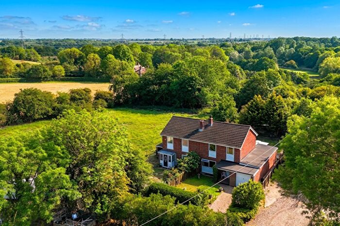3 Bedroom Semi-Detached House For Sale In St. Michaels View, Flordon, Norwich, NR15
