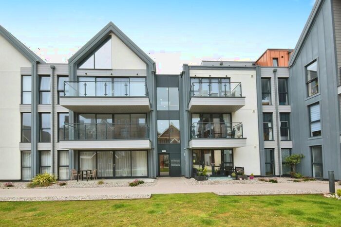 2 Bedroom Apartment For Sale In Rest Bay, Porthcawl, CF36