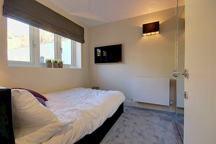 4 Bedroom Apartment To Rent In Leopold Road, London, N18