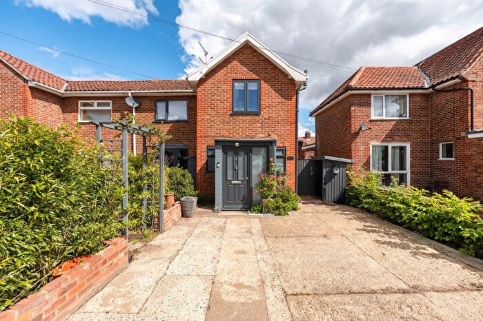 4 Bedroom Semi Detached House For Sale In Hatton Road, Norwich, NR1