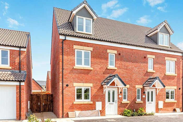 4 Bedroom Semi-Detached House To Rent In Brotherton Close, Weldon, Corby, Northants, NN17