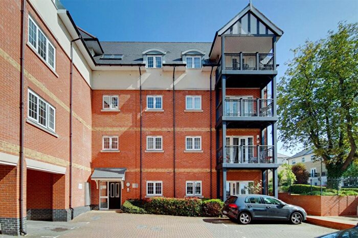 2 Bedroom Apartment To Rent In Henry Manning House, Milan Walk, Brentwood, Essex, CM14