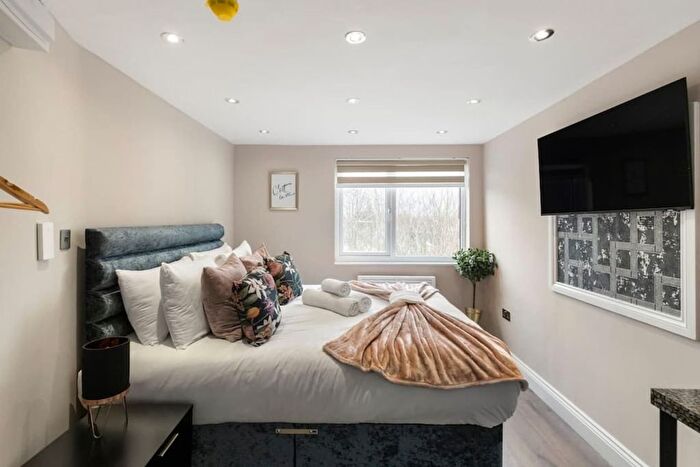 1 Bedroom Studio To Rent In Seven Sisters Rd, London, N15