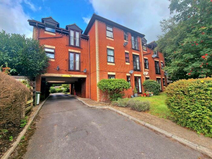 1 Bedroom Flat To Rent In Spring Road, Sholing, SO19