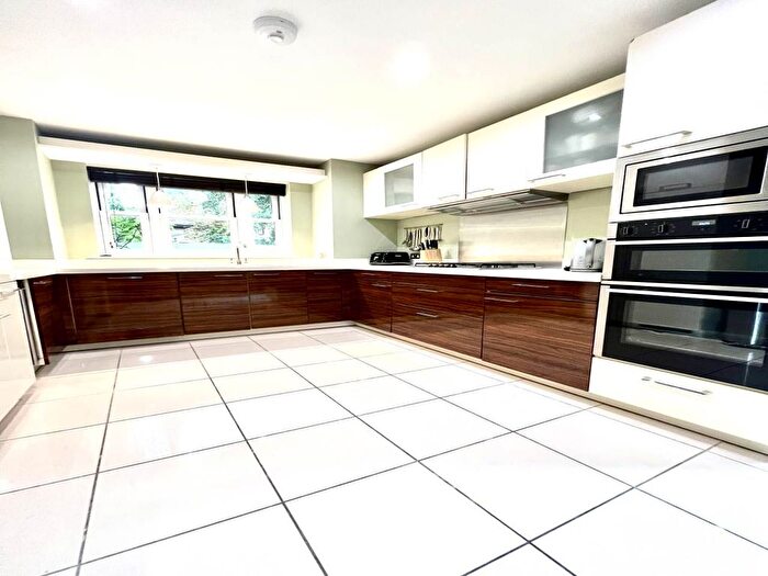 5 Bedroom Property To Rent In London Road, Harrow-On-The-Hill, Harrow, HA1