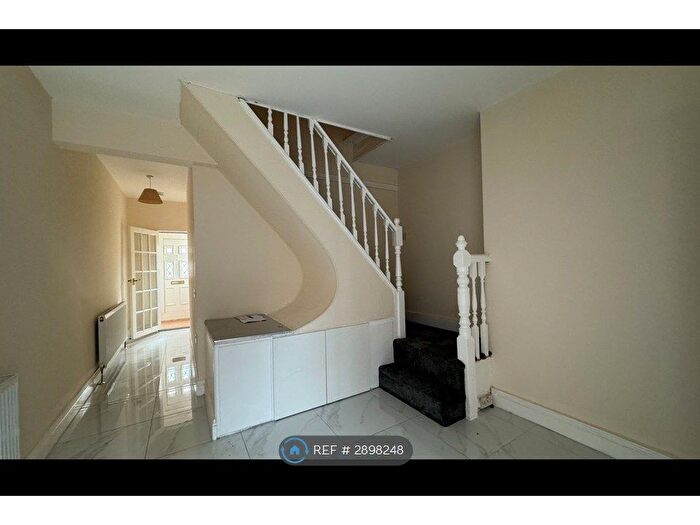 3 Bedroom Terraced House To Rent In Orchard Road, Hounslow, TW4
