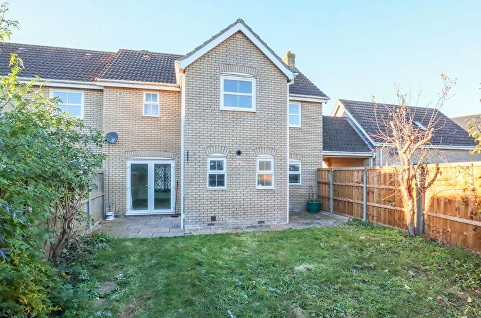 4 Bedroom Semi-Detached House To Rent In West End Close, Witchford, CB6