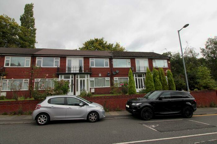 2 Bedroom Flat To Rent In Butterstile Lane, Manchester, M25
