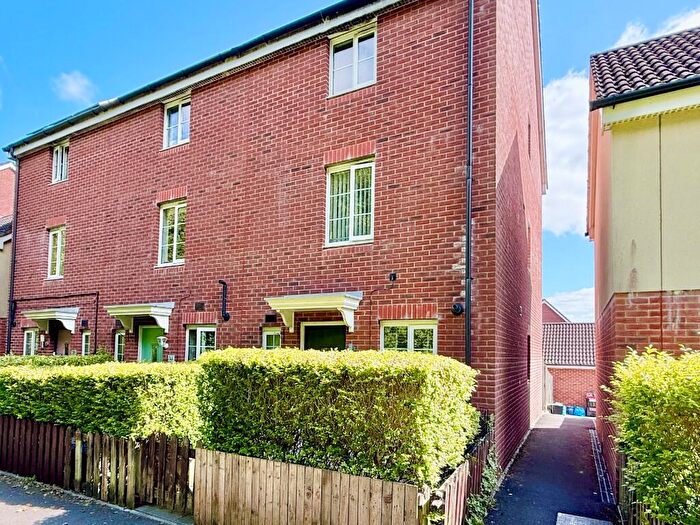 4 Bedroom Town House For Sale In Woodland Walk, Merthyr Tydfil, CF48