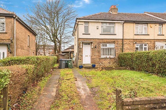3 Bedroom End Terrace House For Sale In Torre Grove, Bradford, BD6