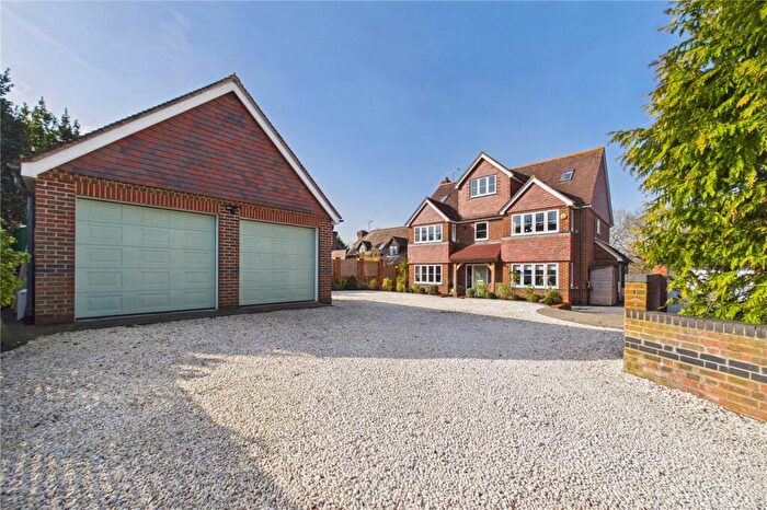 5 Bedroom Detached House For Sale In Reading Road, Burghfield Common, Reading, Berkshire, RG7
