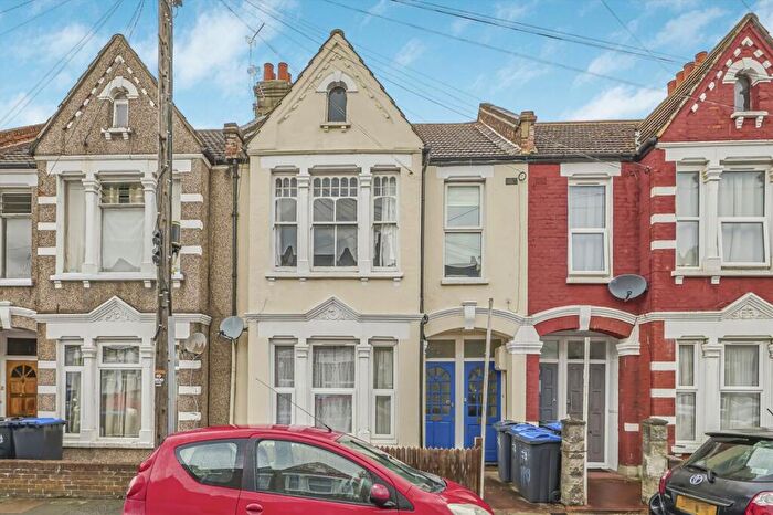 2 Bedroom Maisonette For Sale In Tynemouth Road, Tooting, CR4