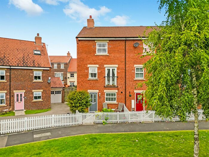 5 Bedroom End Of Terrace House For Sale In Merrybent Drive, Merrybent, Darlington, DL2