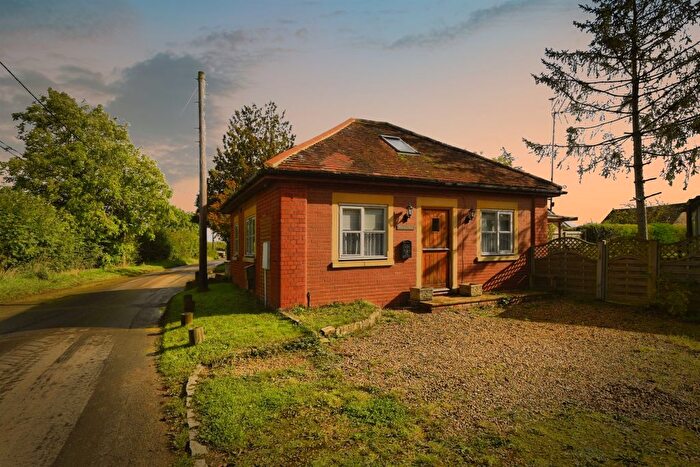 1 Bedroom Detached House For Sale In East Tytherton, Chippenham, SN15