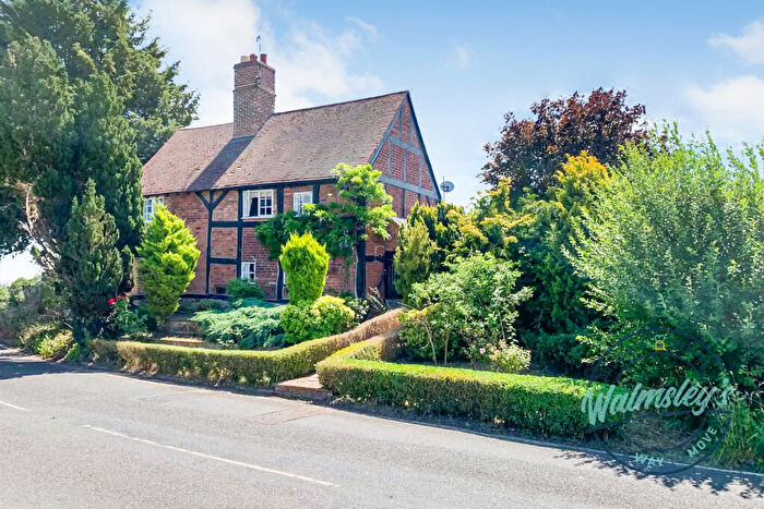 2 Bedroom Cottage For Sale In Rugby Road, Weston Under Wetherley, Warwickshire, CV33
