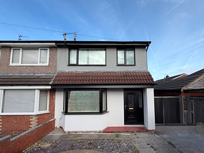 4 Bedroom Semi-Detached House To Rent In Parkfields, WN2