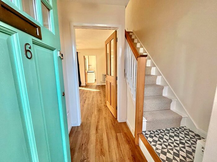 2 Bedroom Property To Rent In Stepcote Hill, Exeter, EX1