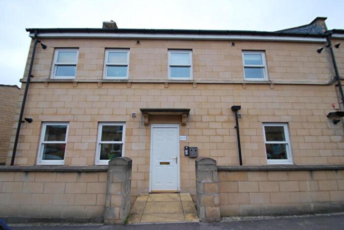 2 Bedroom Property To Rent In Albany Road, Bath, BA2