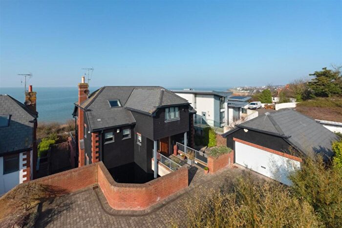 4 Bedroom Detached House For Sale In Joy Lane, Whitstable, CT5