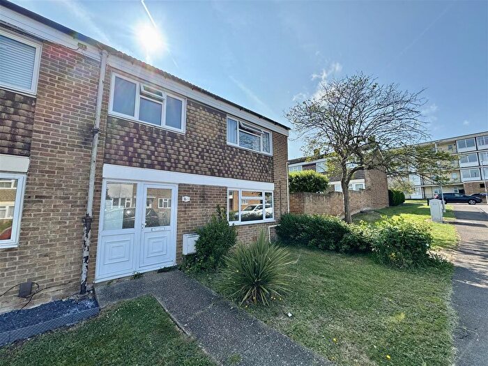 3 Bedroom End Of Terrace House To Rent In Radburn Close, Harlow, Essex, CM18