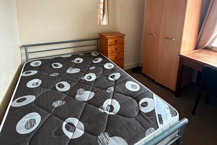 7 Bedroom Terraced House To Rent In Tyndalls Park Road, Top Floor Flat, Clifton, Bristol, BS8