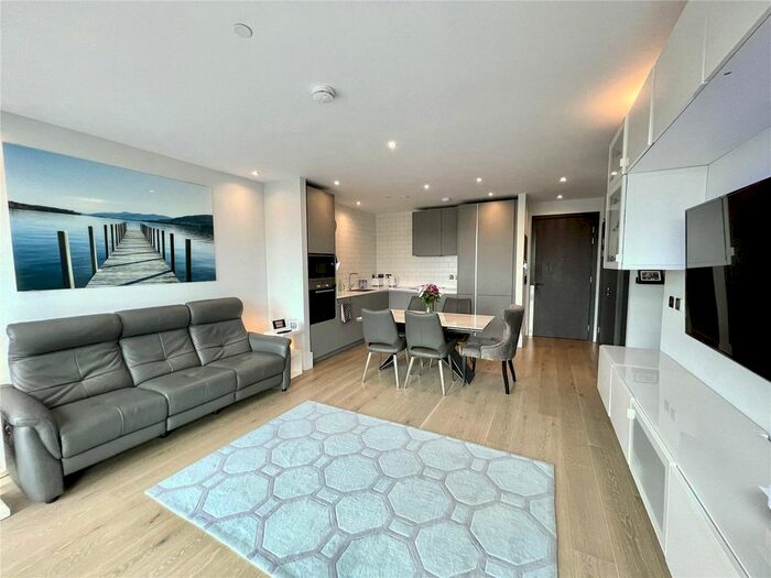 2 Bedroom Flat To Rent In High Street, Croydon, CR0