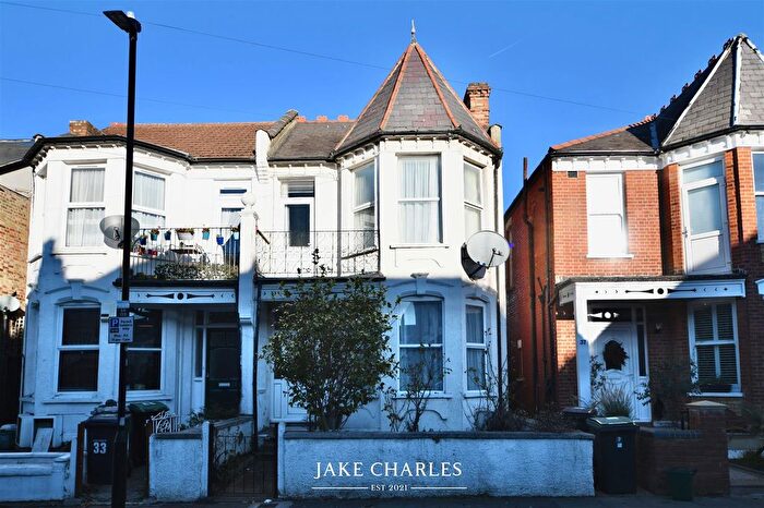 4 Bedroom Semi Detached House For Sale In Sylvan Avenue, London, N22