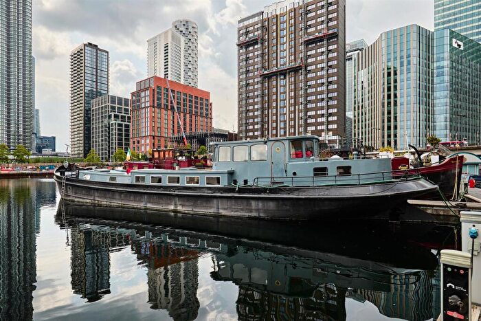 2 Bedroom House Boat For Sale In Canary Wharf, London, E14
