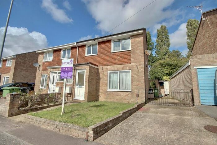 3 Bedroom Semi-Detached House To Rent In Coltsmead, Cosham, Portsmouth, PO6