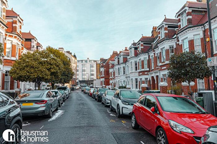 Flat To Rent In Inglewood Road, West Hampstead, NW6