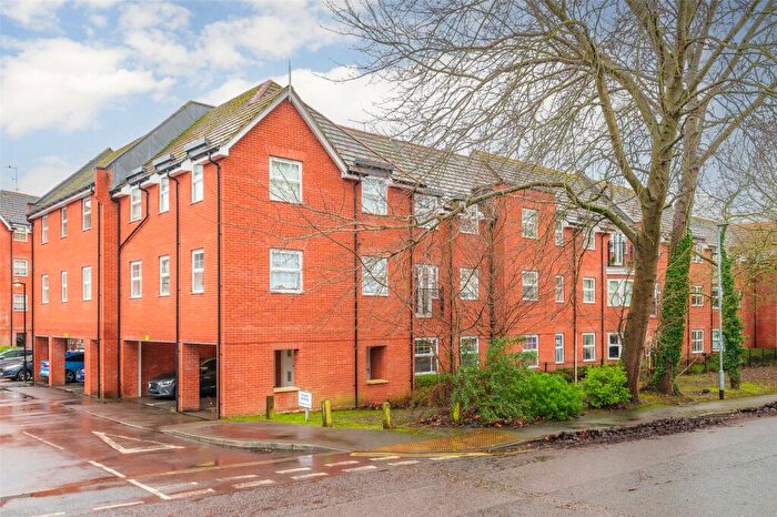 2 Bedroom Apartment For Sale In Ashville Way, Wokingham, Berkshire, RG41