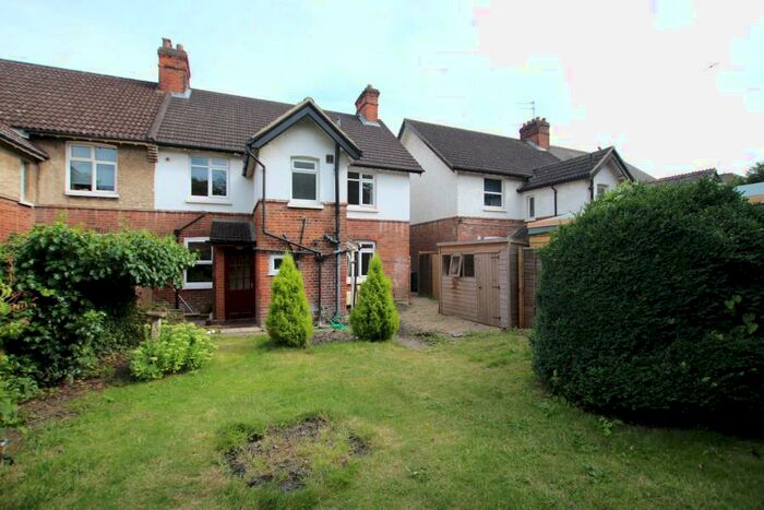 2 Bedroom Apartment To Rent In Woking, GU22