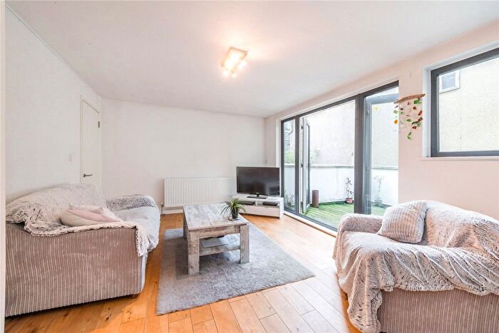 2 Bedroom Maisonette To Rent In Chalk Farm Road, Chalk Farm, NW1