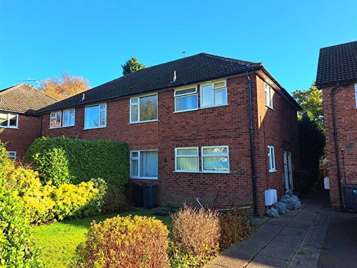 2 Bedroom Maisonette To Rent In Marlpit Lane, Four Oaks, Sutton Coldfield, B75