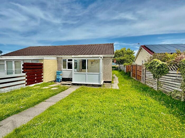 3 Bedroom Bungalow For Sale In Glan Y Mor, Fairbourne, LL38