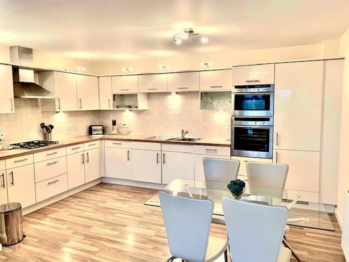 2 Bedroom Flat To Rent In Rubislaw Square, Kepplestone, AB15