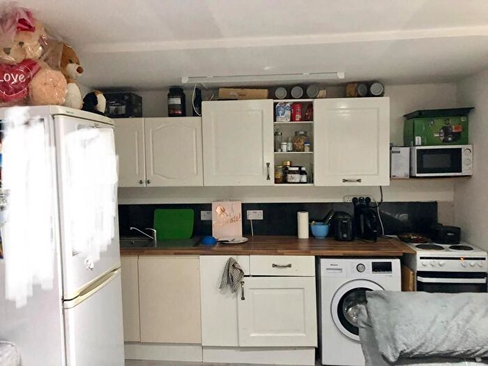 Studio To Rent In The Burroughs, London, NW4