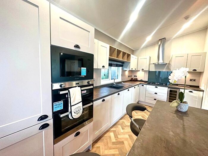 2 Bedroom Mobile/park Home For Sale In Wyreside, Out Rawcliffe, Preston, PR3