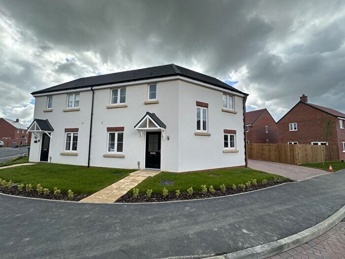 3 Bedroom Semi-Detached House To Rent In Twizel Crescent, Manthorpe, Grantham, NG31