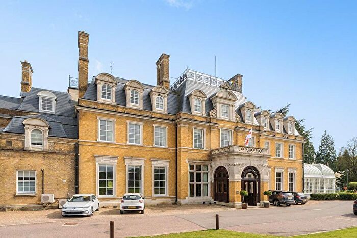 1 Bedroom Flat To Rent In The Cedars, Village, Rickmansworth, WD3