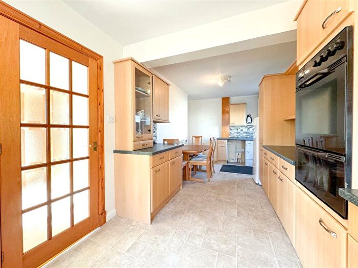2 Bedroom Detached Bungalow For Sale In Foreknowe, Biggar, ML12