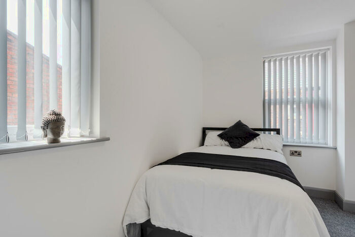 2 Bedroom Flat To Rent In Grosvenor Road, Liverpool, Merseyside, L15
