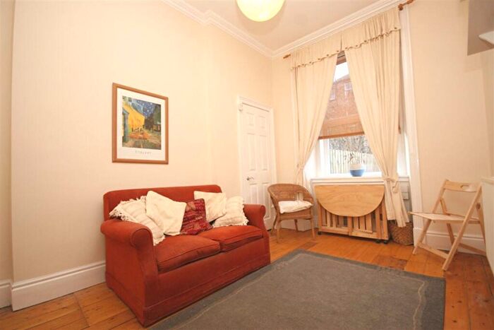 1 Bedroom Flat To Rent In Waverley Park, Abbeyhill, Edinburgh, EH8