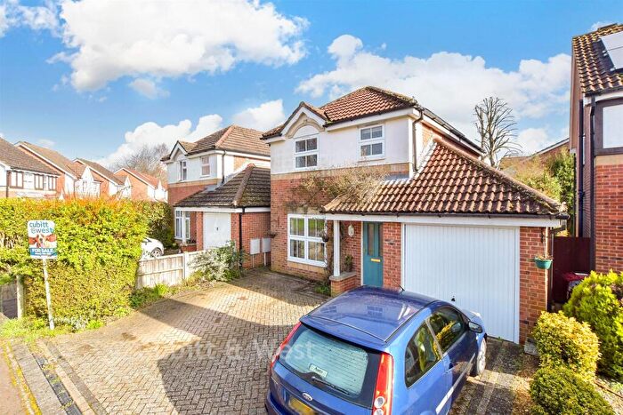 3 Bedroom Detached House For Sale In Grenville Gardens, Chichester, West Sussex, PO19