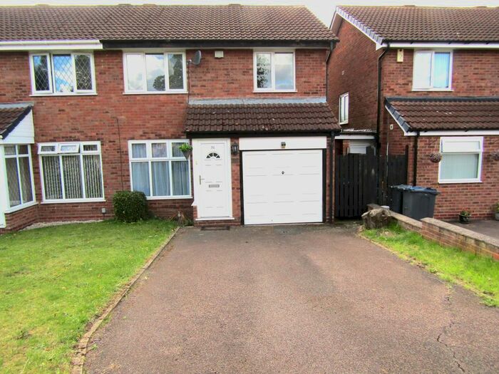 3 Bedroom Semi-Detached House To Rent In Farndon Way, Erdington, Birmingham, B23