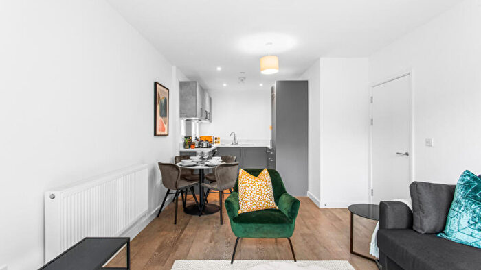 1 Bedroom Apartment For Sale In Kenavon Drive, Reading, RG1