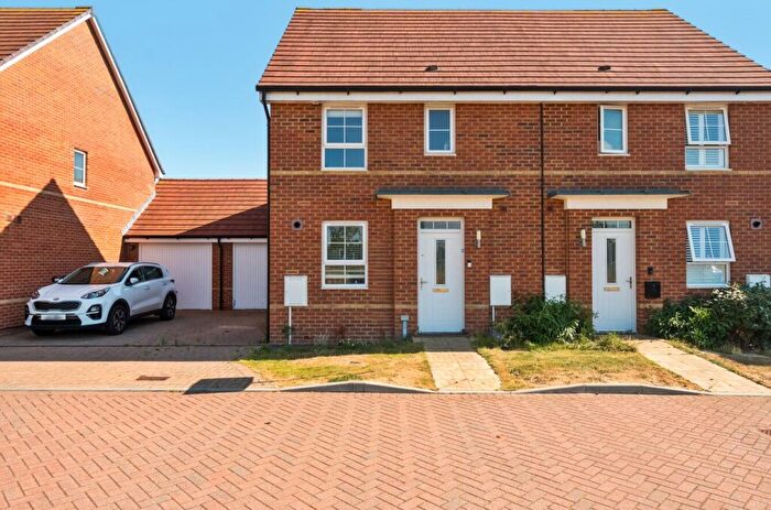 3 Bedroom Semi-Detached House For Sale In Dowling Crescent, Ampfield, Romsey, Hampshire, SO51